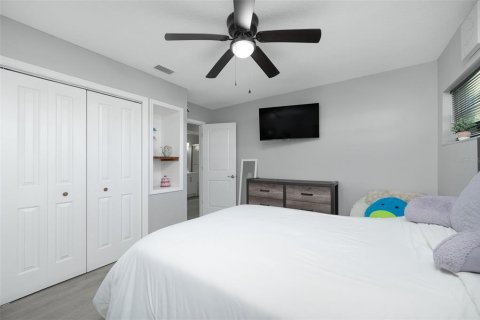 House in Gainesville, Florida 3 bedrooms, 160.16 sq.m. № 1887104 - photo 10