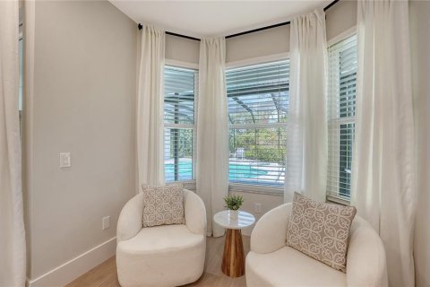 House in University Park, Florida 4 bedrooms, 287.63 sq.m. № 1765276 - photo 22