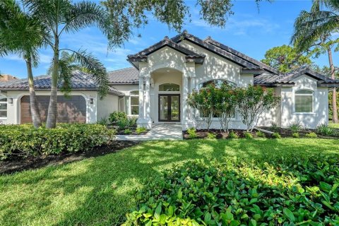 House in University Park, Florida 4 bedrooms, 287.63 sq.m. № 1765276 - photo 1