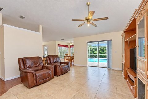 Casa en venta en New Port Richey, Florida, 3 dormitorios, 150.5 m2 № 2405174 - foto 18