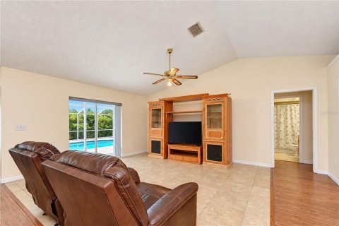 Casa en venta en New Port Richey, Florida, 3 dormitorios, 150.5 m2 № 2405174 - foto 15