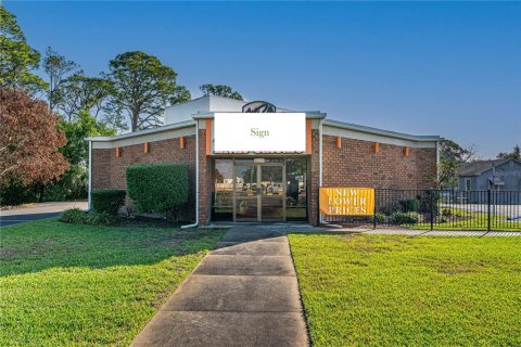 Immobilier commercial à Edgewater, Floride 181.81 m2 № 2116244