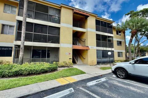 Condominio en venta en Oakland Park, Florida, 2 dormitorios, 107.77 m2 № 1833941 - foto 1
