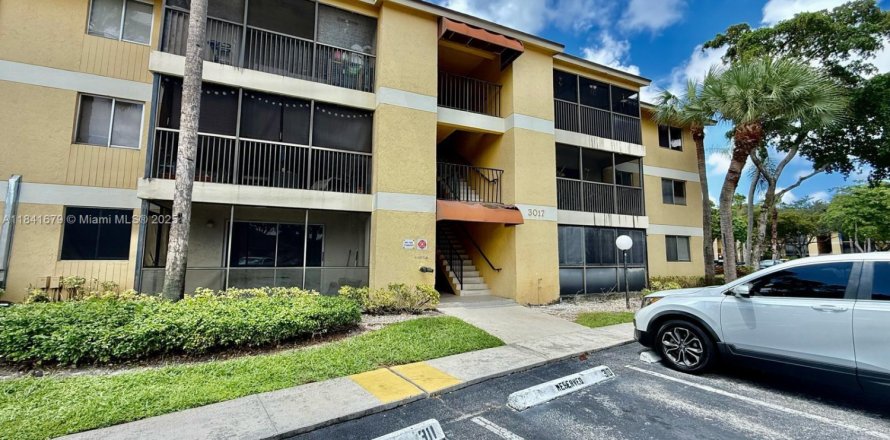 Condominio en Oakland Park, Florida, 2 dormitorios № 1833941