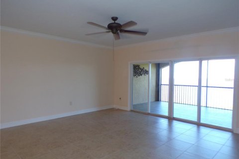 Condo in Punta Gorda, Florida, 3 bedrooms  № 2209911 - photo 9