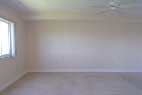 Condo in Punta Gorda, Florida, 3 bedrooms  № 2209911 - photo 10