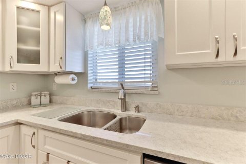 Купить кондоминиум в Дейтона-Бич, Флорида 5 комнат, 104.52м2, № 1629055 - фото 10