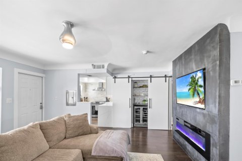 Condo in Fort Lauderdale, Florida, 1 bedroom № 2260450 - photo 3