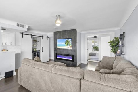 Condo in Fort Lauderdale, Florida, 1 bedroom № 2260450 - photo 9