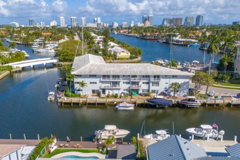 Condo in Fort Lauderdale, Florida, 1 bedroom № 2260450 - photo 2