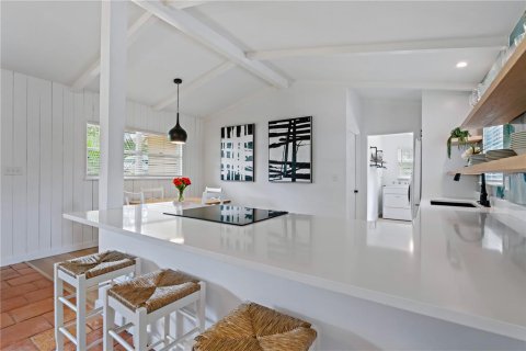 Villa ou maison à louer à Sarasota, Floride: 2 chambres, 119.47 m2 № 1840647 - photo 12