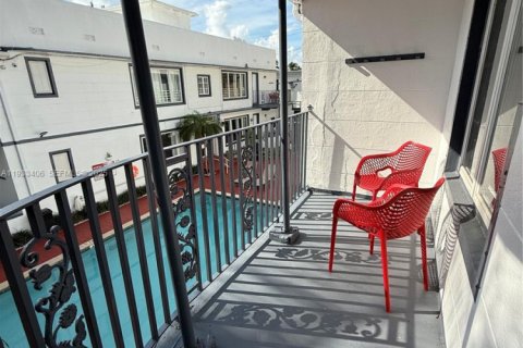 Снять в аренду виллу или дом в Майами-Бич, Флорида 2 спальни, 60.39м2, № 1991226 - фото 8