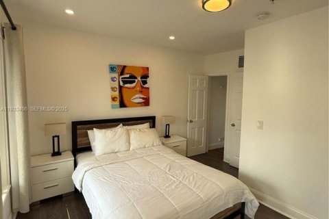 Снять в аренду виллу или дом в Майами-Бич, Флорида 2 спальни, 60.39м2, № 1991226 - фото 9