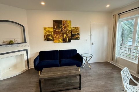 Снять в аренду виллу или дом в Майами-Бич, Флорида 2 спальни, 60.39м2, № 1991226 - фото 4