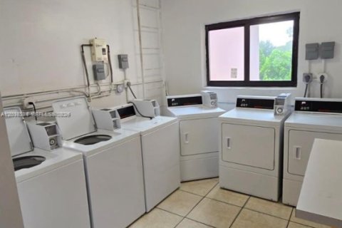 Villa ou maison à louer à North Miami, Floride: 1 chambre, 65.03 m2 № 2084293 - photo 13