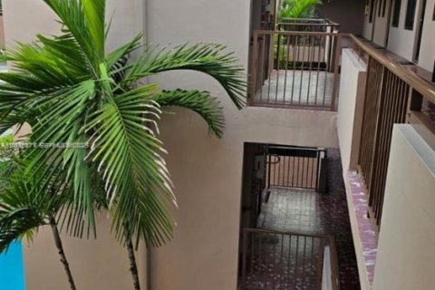 Villa ou maison à louer à North Miami, Floride: 1 chambre, 65.03 m2 № 2084293 - photo 11
