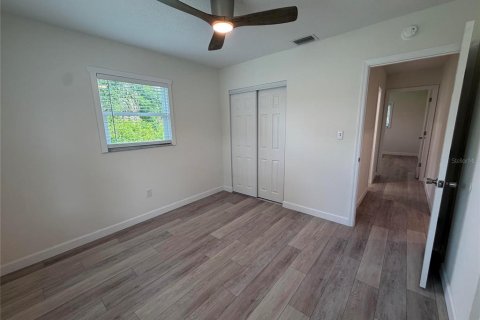 Appartement à louer à New Port Richey, Floride: 2 chambres, 80.36 m2 № 2383979 - photo 9