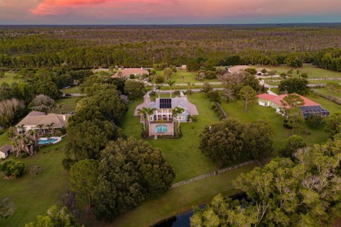 Casa en venta en Palm City, Florida, 4 dormitorios, 379.04 m2 № 2241899 - foto 5