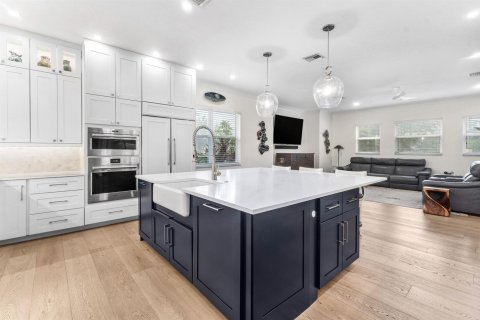 Casa en venta en Palm City, Florida, 4 dormitorios, 379.04 m2 № 2241899 - foto 13