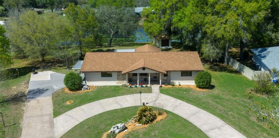 Villa ou maison à Inverness, Floride 3 chambres, 158.86 m2 № 2142221