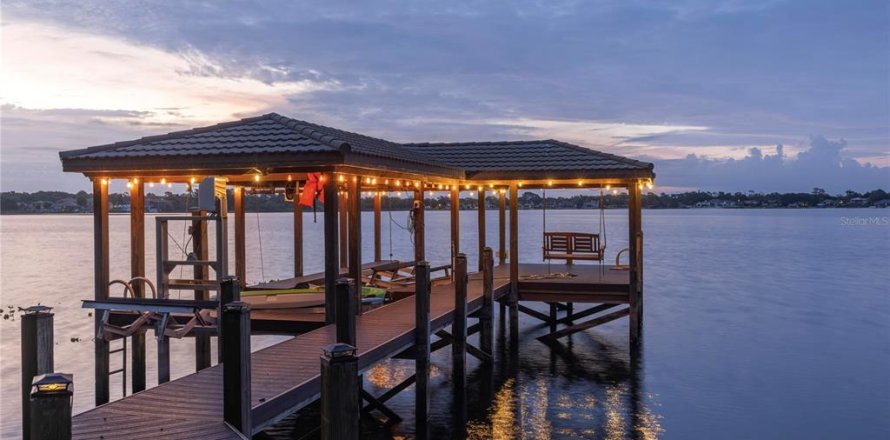 Villa ou maison à Longwood, Floride 4 chambres, 353.49 m2 № 2201535