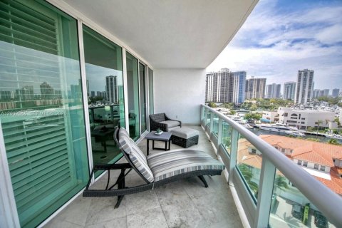 Condo in Aventura, Florida, 2 bedrooms  № 2067812 - photo 18