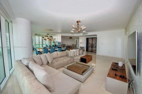 Condo in Aventura, Florida, 2 bedrooms  № 2067812 - photo 4
