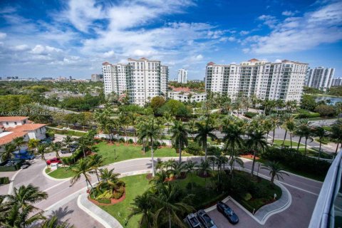 Condo in Aventura, Florida, 2 bedrooms  № 2067812 - photo 24