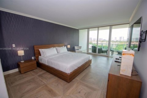 Condo in Aventura, Florida, 2 bedrooms  № 2067812 - photo 17