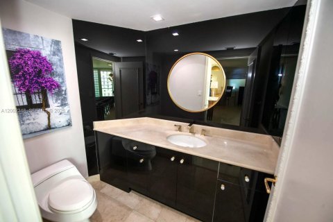 Condo in Aventura, Florida, 2 bedrooms  № 2067812 - photo 22