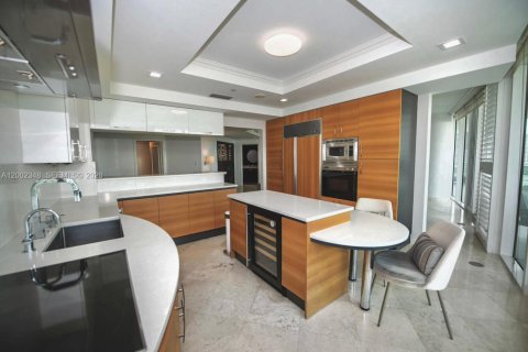 Condo in Aventura, Florida, 2 bedrooms  № 2067812 - photo 7