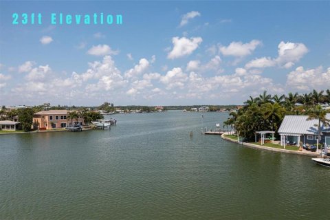 Terreno en venta en Redington Shores, Florida № 1533721 - foto 3