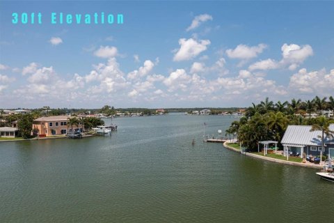 Terreno en venta en Redington Shores, Florida № 1533721 - foto 4