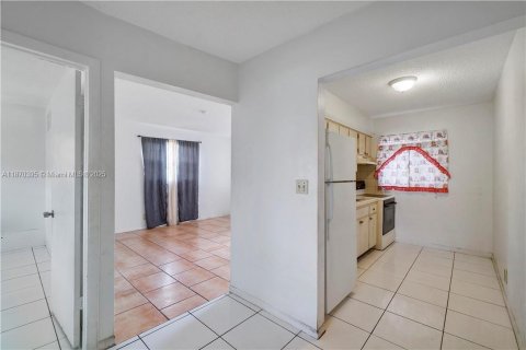 Купить коммерческую недвижимость в Холливуд, Флорида 236.81м2, № 1950697 - фото 8