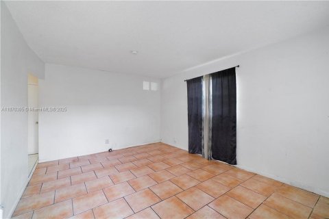 Купить коммерческую недвижимость в Холливуд, Флорида 236.81м2, № 1950697 - фото 6