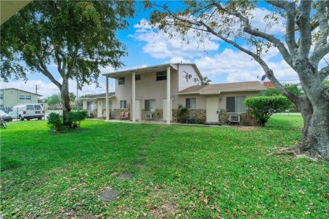 Купить коммерческую недвижимость в Холливуд, Флорида 236.81м2, № 1950697 - фото 4