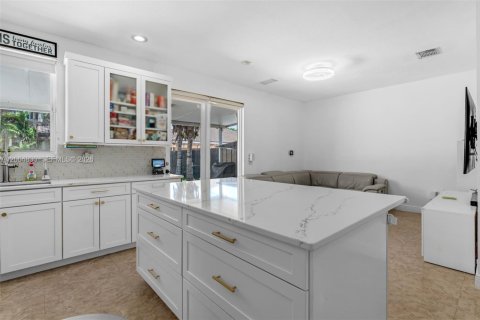 Купить виллу или дом в Майами, Флорида 4 спальни, 227.24м2, № 2155129 - фото 12