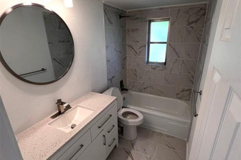 House in Port Charlotte, Florida 2 bedrooms, 110.37 sq.m. № 1915092 - photo 8