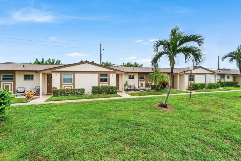 Condo in West Palm Beach, Florida, 1 bedroom  № 2368563 - photo 2