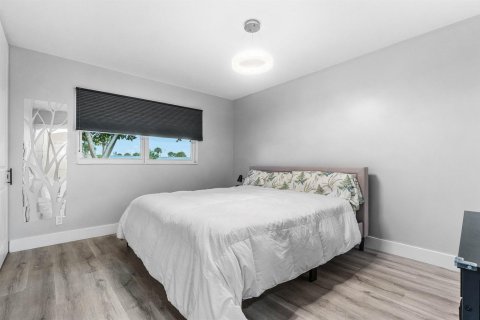Condo in West Palm Beach, Florida, 1 bedroom  № 2368563 - photo 17