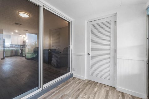 Condo in West Palm Beach, Florida, 1 bedroom  № 2368563 - photo 24