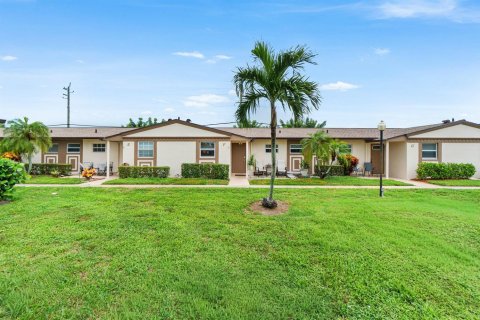 Condo in West Palm Beach, Florida, 1 bedroom № 2368563