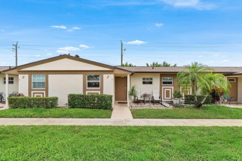 Condo in West Palm Beach, Florida, 1 bedroom  № 2368563 - photo 3
