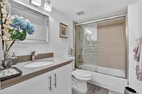 Condo in Boca Raton, Florida, 2 bedrooms № 2007373 - photo 21