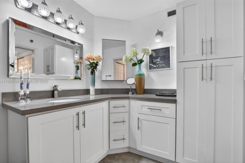 Condo in Boca Raton, Florida, 2 bedrooms № 2007373 - photo 17