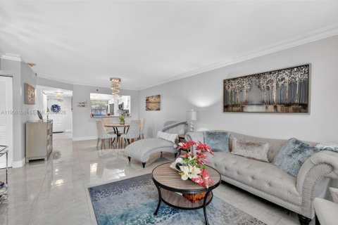 Condo in Boca Raton, Florida, 2 bedrooms № 2007373 - photo 9