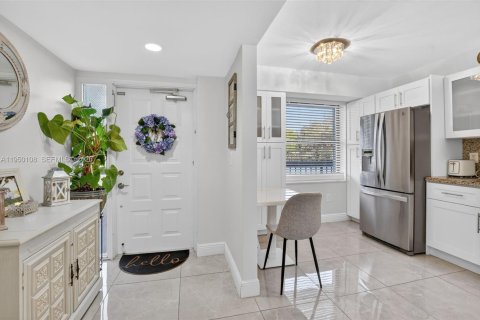 Condo in Boca Raton, Florida, 2 bedrooms № 2007373 - photo 3