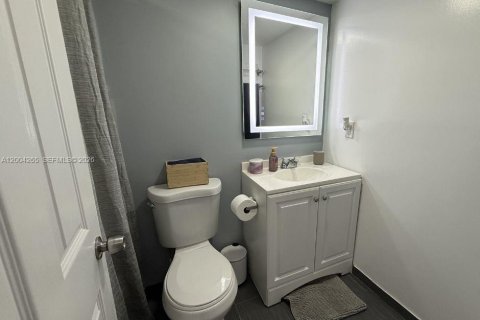 Studio in the Condo in Hollywood, Florida  № 2068549 - photo 14