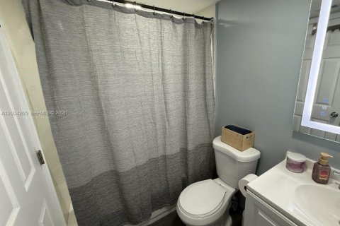 Studio in the Condo in Hollywood, Florida  № 2068549 - photo 15