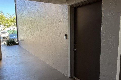 Studio in the Condo in Hollywood, Florida  № 2068549 - photo 3